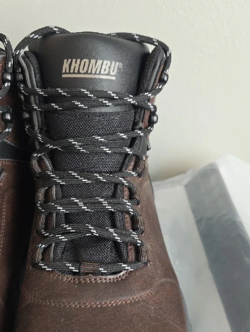 Khombu Men's Dark Brown Leather Trail Boots with Black Accents